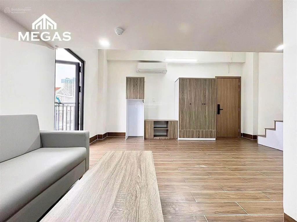 Cho thuê chính chủ duplex ban công, quận 7 full nội thất rộng rãi, gần lotte tdtu rmit trống sẵn
