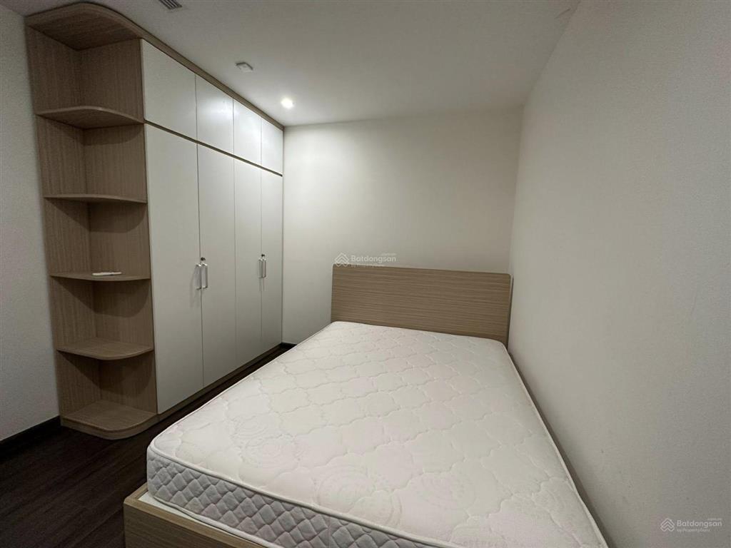Chính chủ cần cho thuê căn chung cư cao cấp tại vinhomes symphony riverside full nội thất,giá 11tr