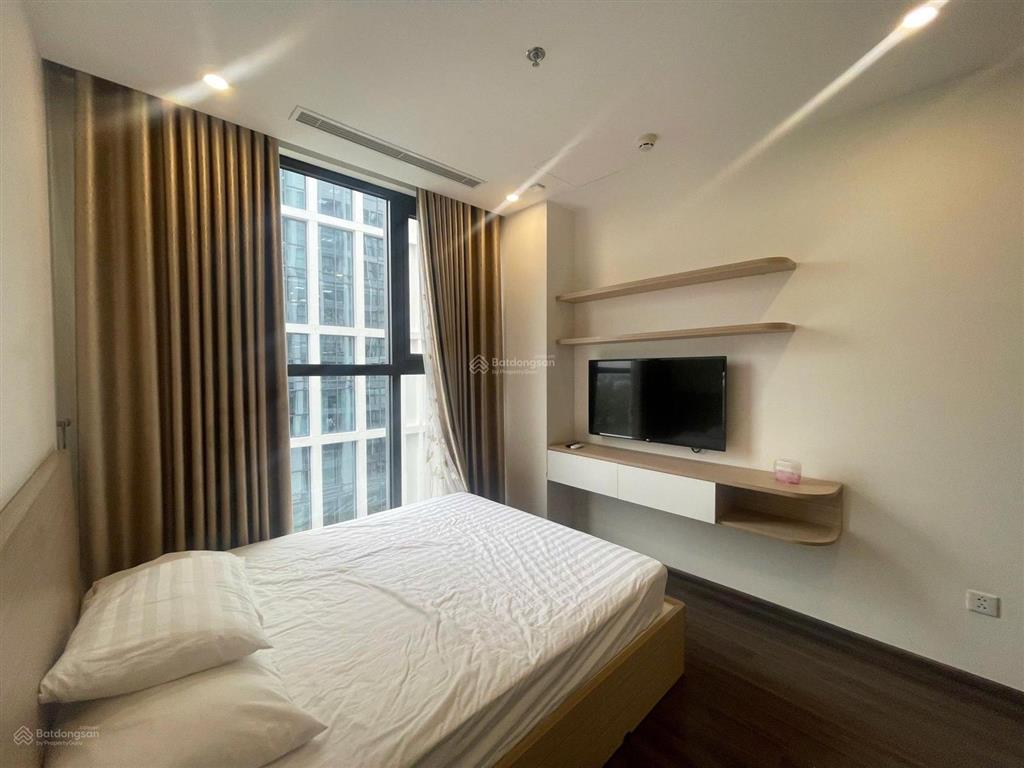 Chính chủ cần cho thuê căn chung cư cao cấp tại vinhomes symphony riverside full nội thất,giá 11tr