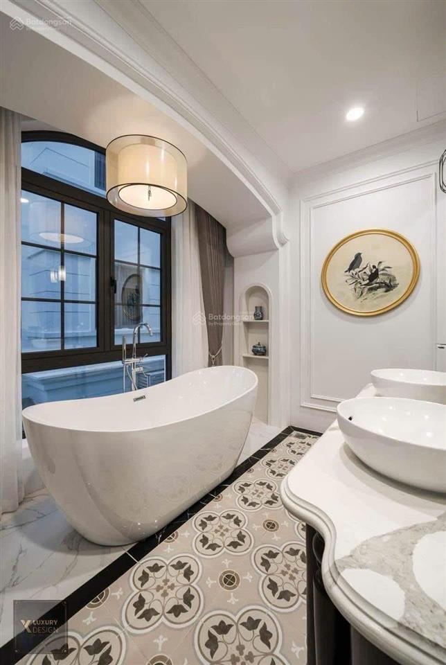 Cần cho thuê căn đơn lập diện tích 300m hướng đông nam có thang máy view đẹp giá 60tr