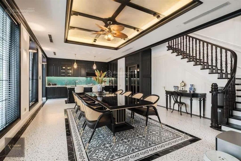 Cần cho thuê căn đơn lập diện tích 300m hướng đông nam có thang máy view đẹp giá 60tr