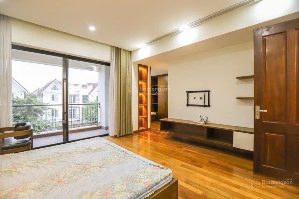 Cho thuê căn bt tại khu hoa sữa vinhomes riverside long biên diện tích 100m giá 60tr, view đẹp.