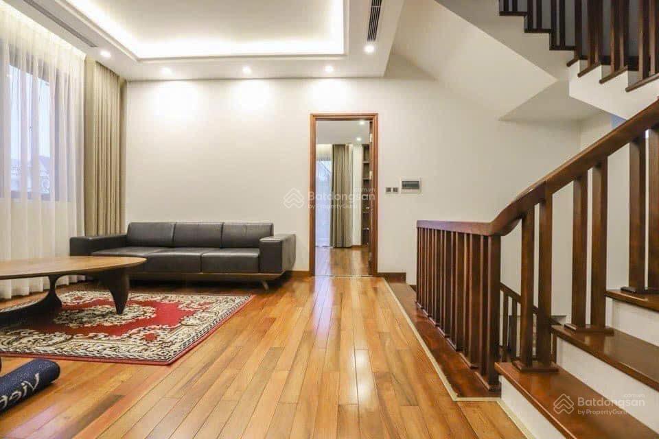 Cho thuê căn bt tại khu hoa sữa vinhomes riverside long biên diện tích 100m giá 60tr, view đẹp.