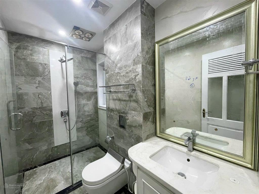 Cho thuê căn bt tại vinhomes riverside 250m2 đầy đủ nội thất 4pn 4wc view sông giá 45tr/tháng
