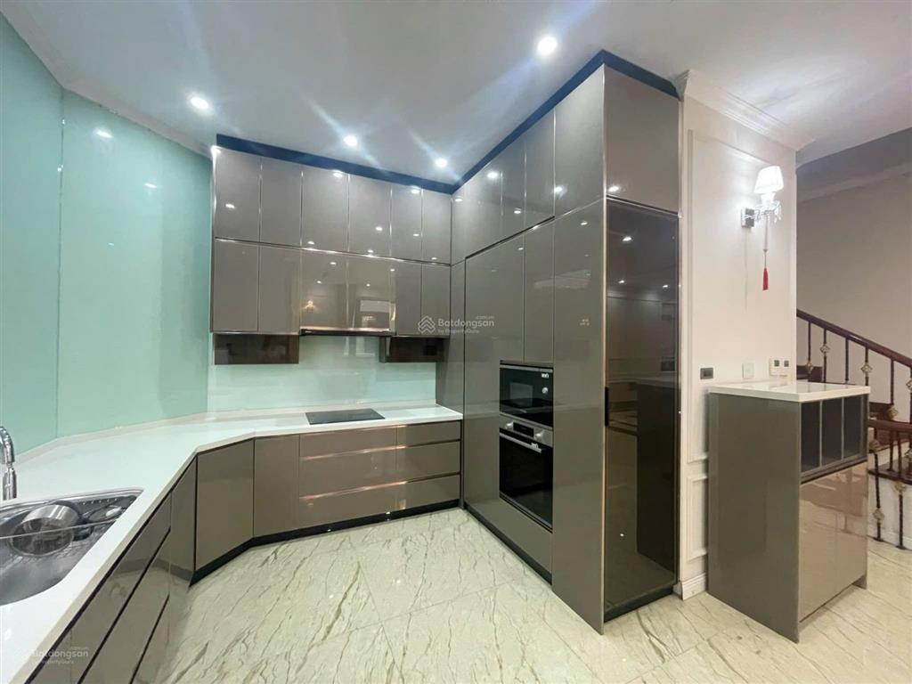 Cho thuê căn bt tại vinhomes riverside 250m2 đầy đủ nội thất 4pn 4wc view sông giá 45tr/tháng