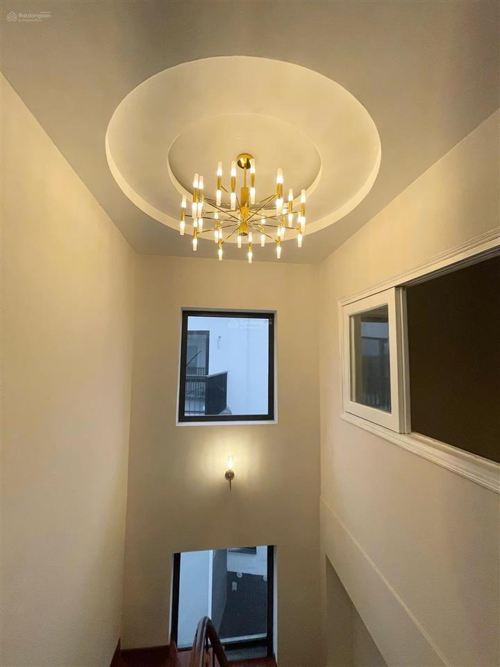 Cho thuê căn bt tại vinhomes riverside 250m2 đầy đủ nội thất 4pn 4wc view sông giá 45tr/tháng