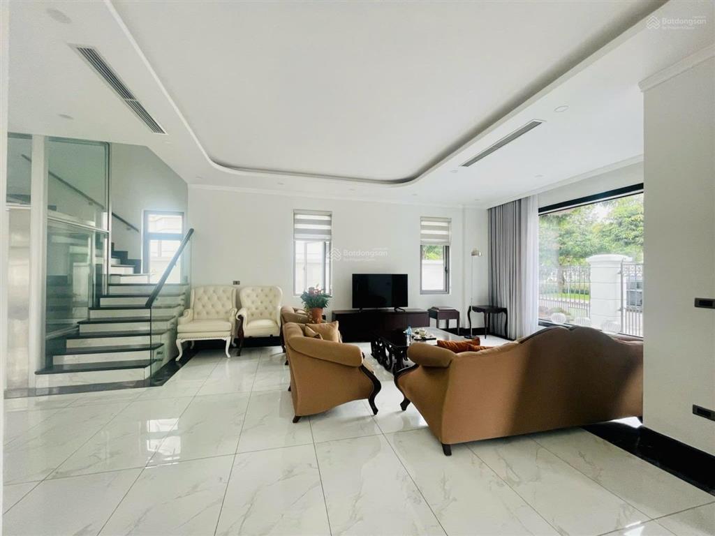 Cho thuê căn bt 400m2 4pn, 4wc 65tr/tháng full nội thất đường thoáng view đẹp