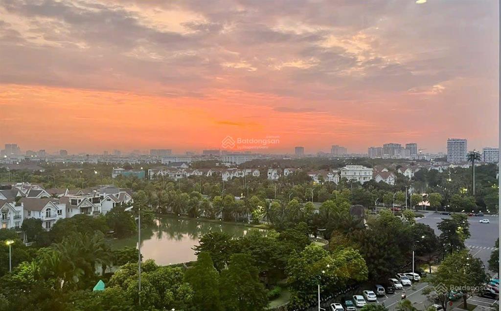 Cho thuê căn góc toà s1, 3pn 3wc view công viên khủng long