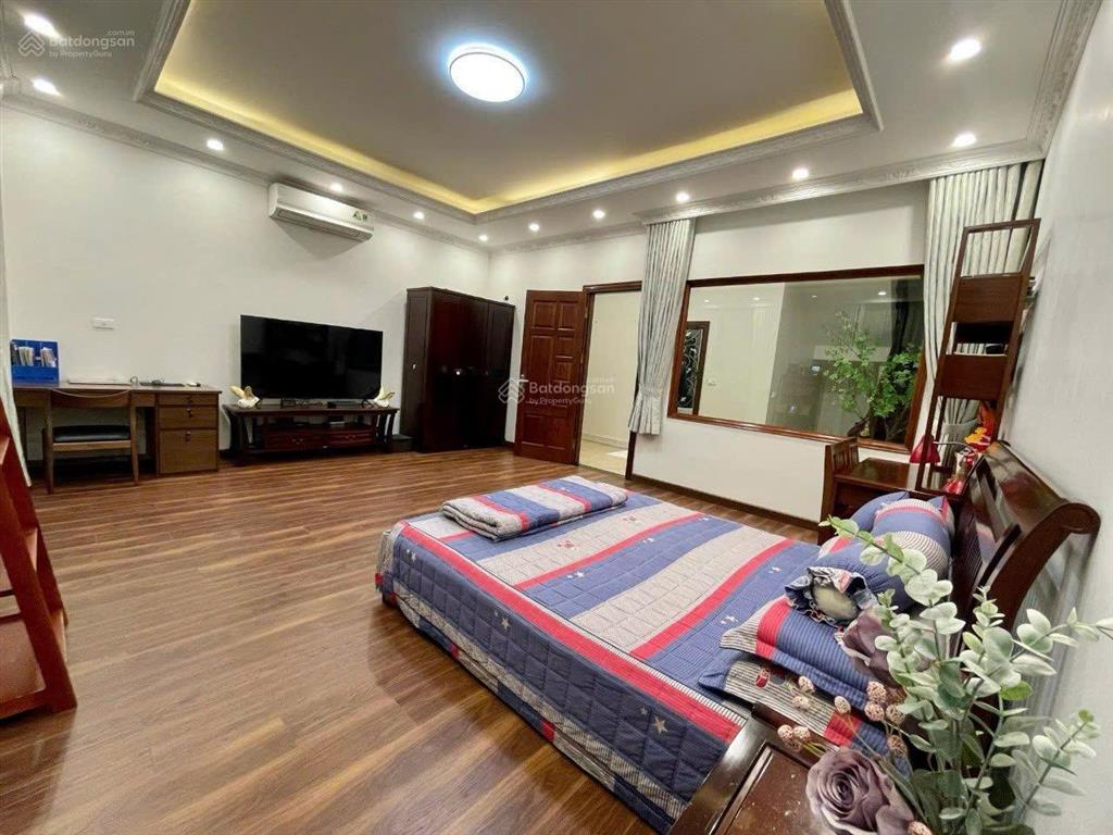 Cho thuê bt 300m tại vinhomes riverside long biên 40tr/tháng full nội thất view thoáng đẹp,nhà mới.