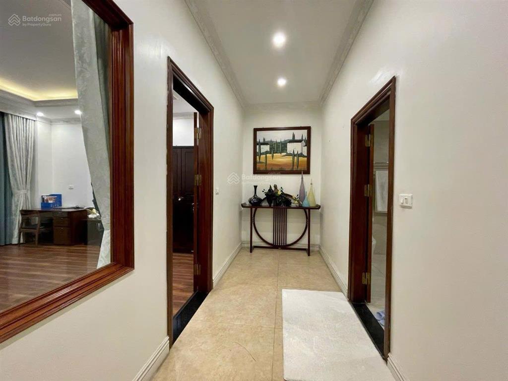 Cho thuê bt 300m tại vinhomes riverside long biên 40tr/tháng full nội thất view thoáng đẹp,nhà mới.