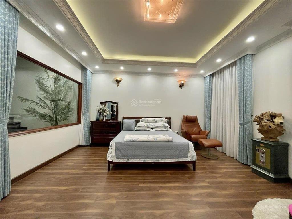 Cho thuê bt 300m tại vinhomes riverside long biên 40tr/tháng full nội thất view thoáng đẹp,nhà mới.