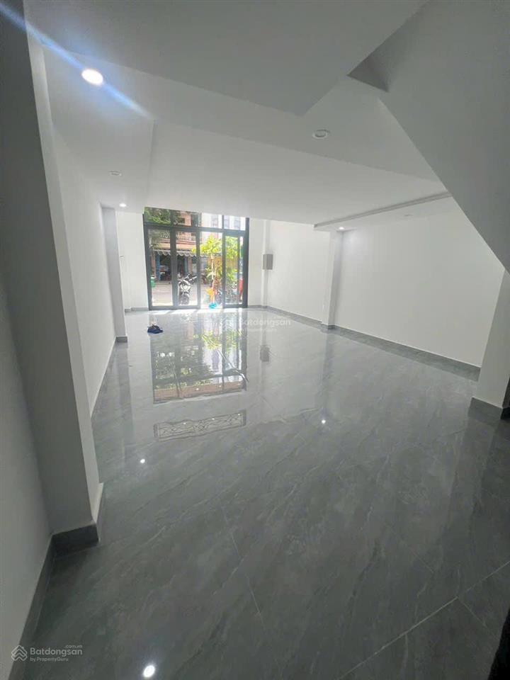 Cho thuê nhà 3 tầng mặt phố mai hắc đế, 100m2, ngang 5m, 4 ngủ, 3wc, 30 tr/tháng dọn vào ở ngay