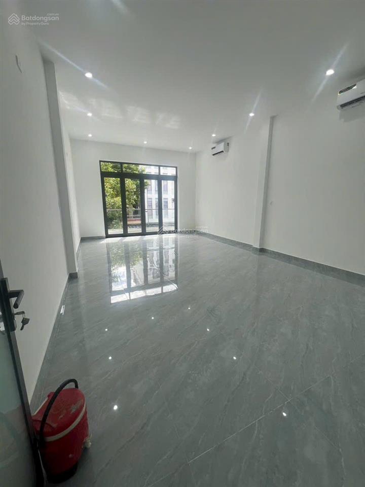 Cho thuê nhà 3 tầng mặt phố mai hắc đế, 100m2, ngang 5m, 4 ngủ, 3wc, 30 tr/tháng dọn vào ở ngay