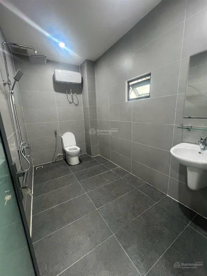 Chính chủ cho thuê nhà nguyên căn 2.5 tầng mai hắc đế 100m2 ngang 5m  30tr/tháng