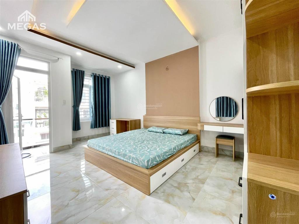 Cho thuê căn hộ mini ban công ngay cầu lê văn sỹ, quận 3 cũ