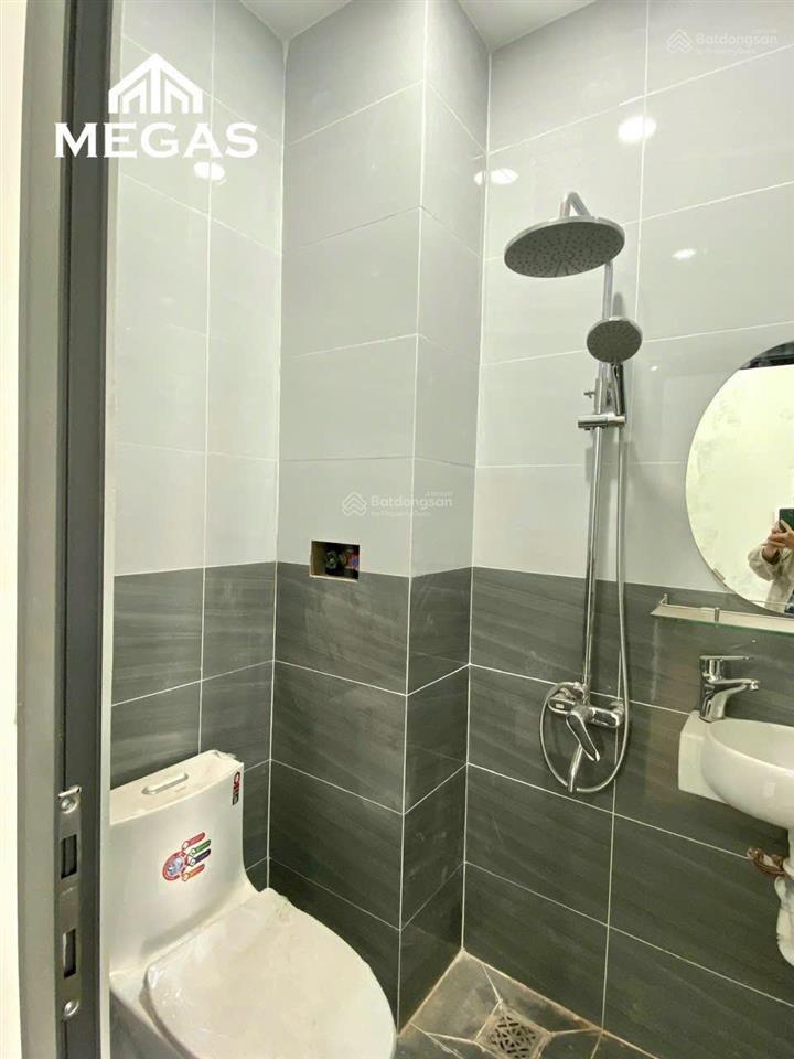 Cho thuê căn hộ mini ban công ngay cống quỳnh quận 1