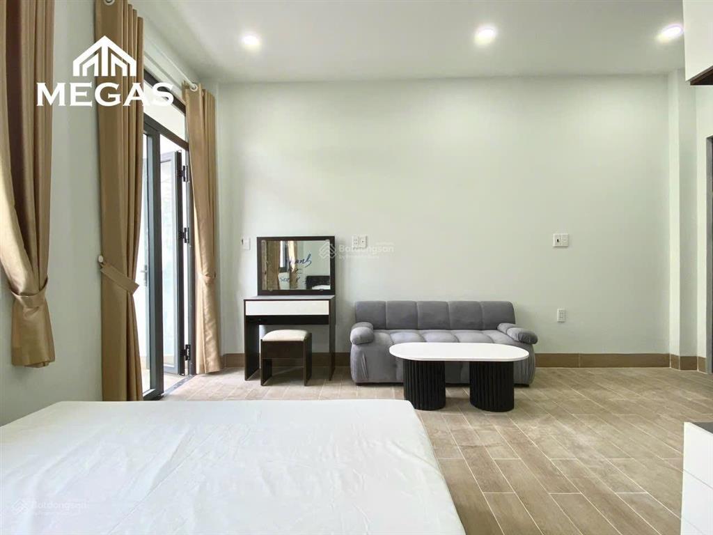 Cho thuê căn hộ mini ban công ngay cống quỳnh quận 1