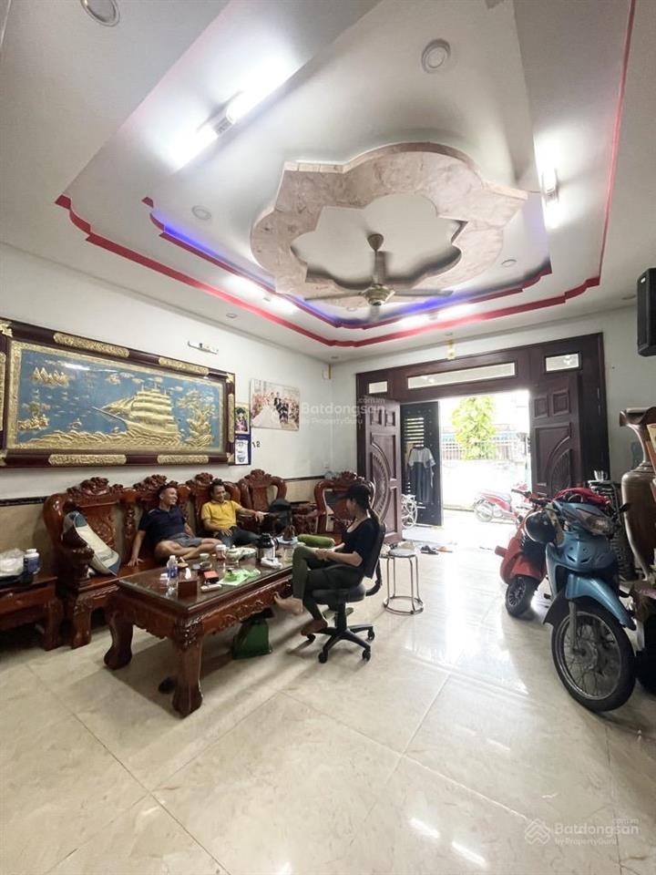 Ngay eaon hẻm 8m dt~100m2  dtsàn 260m2 {5 x 16}  4tầng  6pn  5wc nhỉnh 8 tỷ hương lộ 3