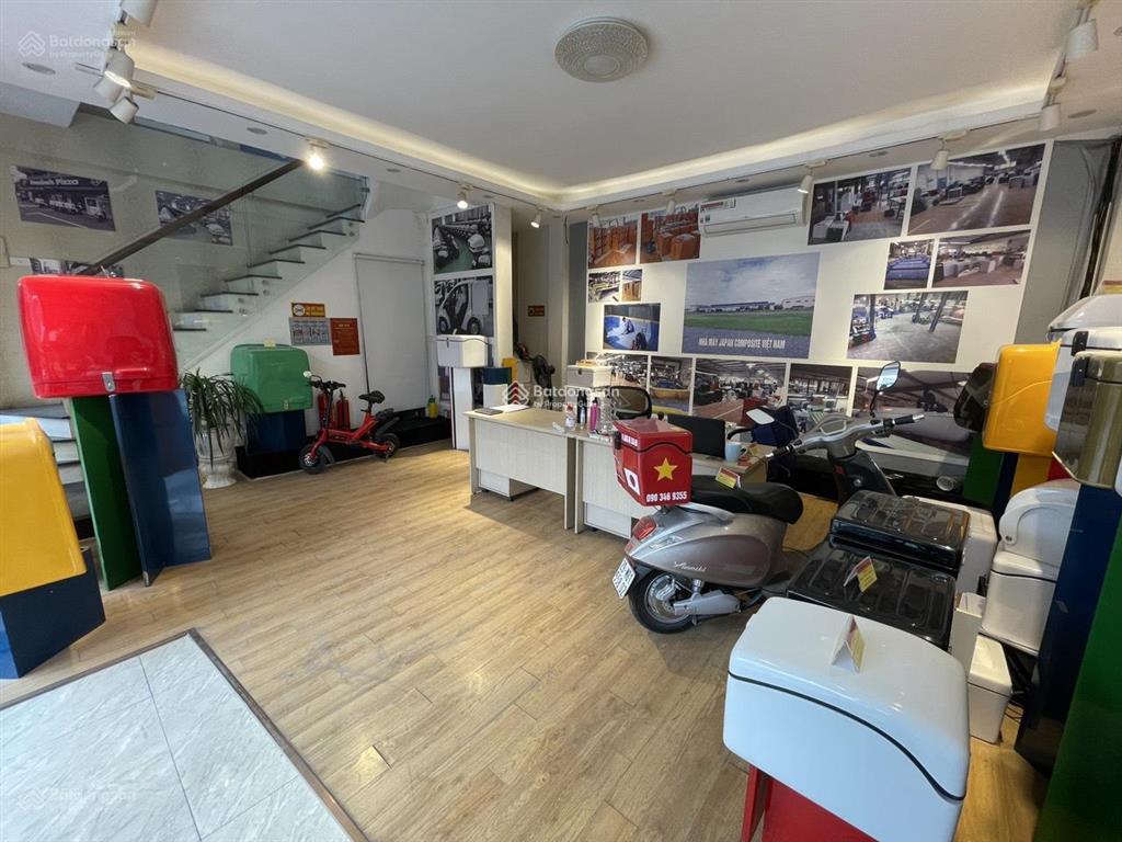 Nhà hot nhất hôm nay  mt ngay phan xích long  ngang 8m  4 tầng  chỉ 42 tỷ