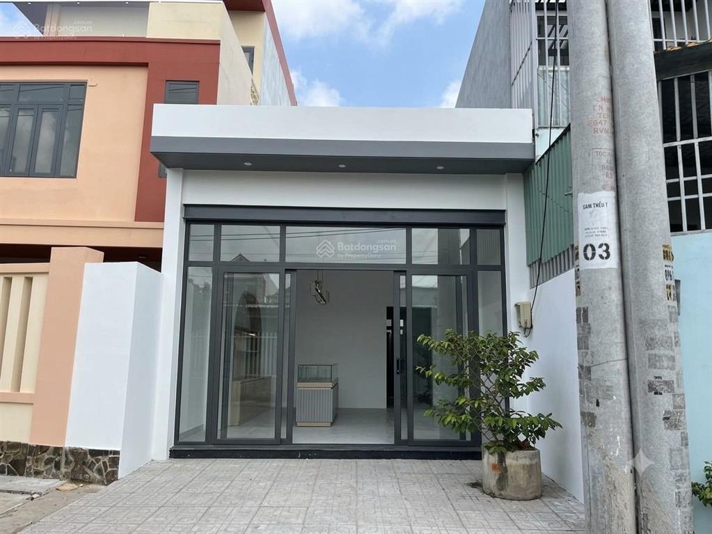 Cho thuê kho 101m2 nguyễn thị minh khai 2 mặt đường nhựa có văn phòng & phòng ngủ