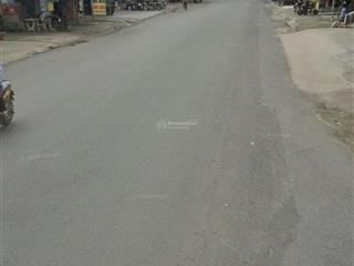 Đường 12m nguyễn trãi dĩ an  bình dương  mặt tiền kinh doanh 190m nhà 2 tầng có 20 phòng trọ 