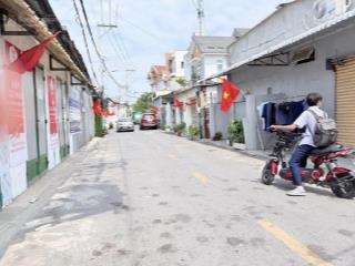 6.6tỷ  69m2  lô góc 2 mặt tiền  hẻm xe hơi  xây dựng cao tầng  khu vip bên sông  2 lô liền kề