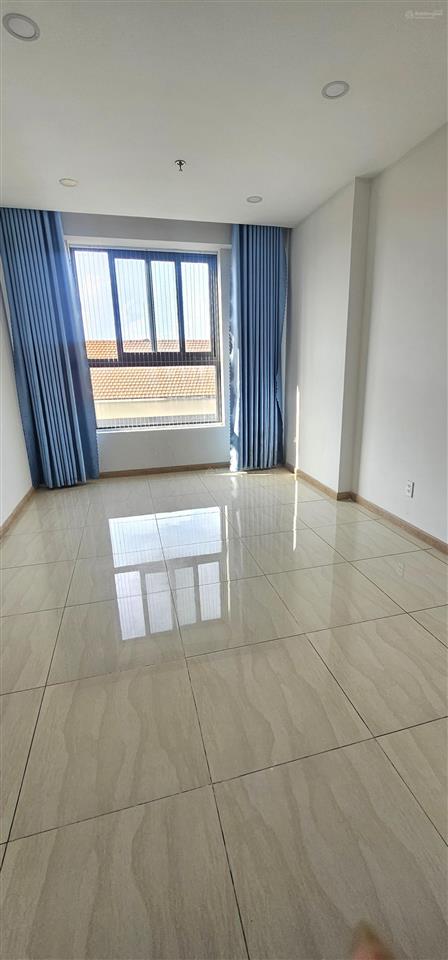Bán ch bcons garden 2pn 2wc 57m2 tầng trung. giá chỉ 1,850 tỷ sổ sẵn không vay.  0938 859 ***