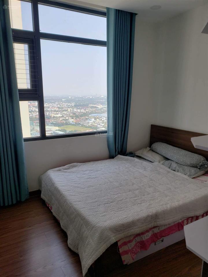 Bán ch phú đông premier 2pn 2wc 70m2 full nội thất, sổ sẵn. giá 3,3 tỷ.  0938 859 ***