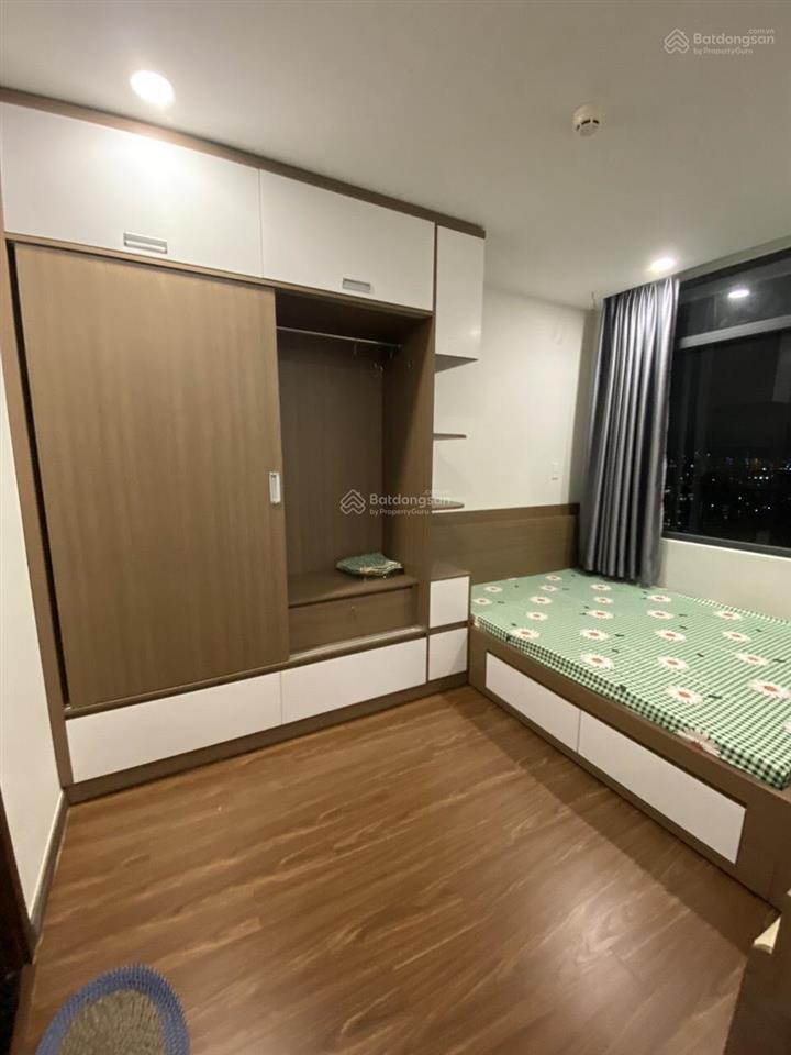 Bán ch phú đông premier 2pn 2wc 70m2 full nội thất, sổ sẵn. giá 3,3 tỷ.  0938 859 ***