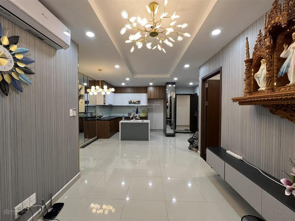 Bán ch phú đông premier 2pn 2wc 70m2 full nội thất, sổ sẵn. giá 3,3 tỷ.  0938 859 ***