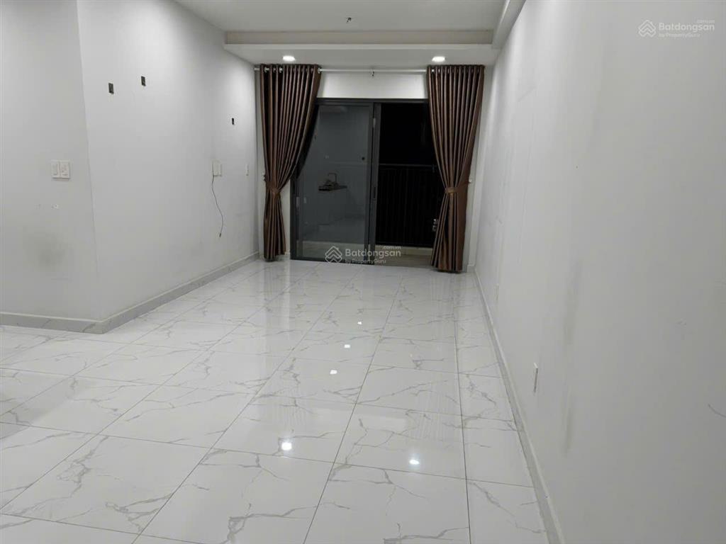 Cho thuê 3pn charm city tháp ruby 8tr có sẵn 3 máy lạnh ở liền