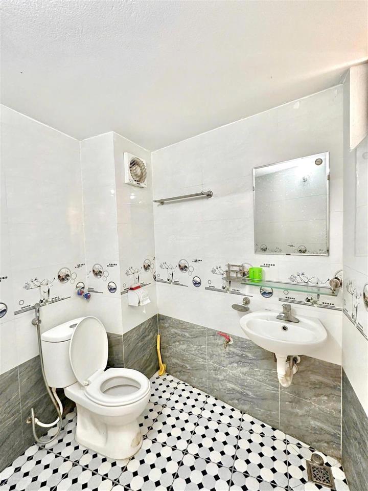 Ccmn phú diễn phòng ban công rộng thoáng