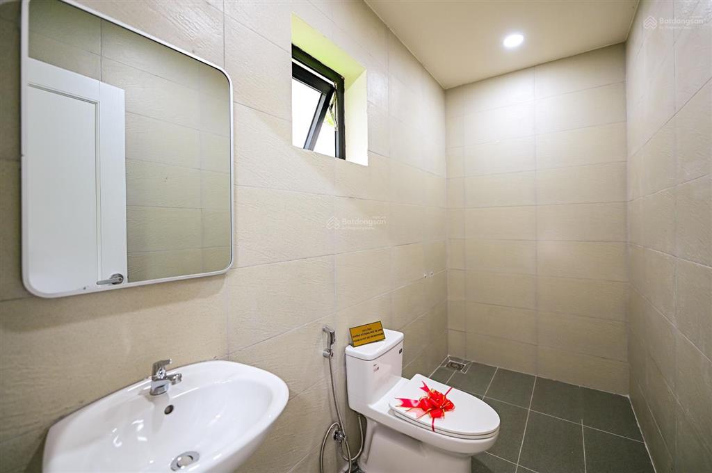 Cần bán căn nhà 1 trệt 1 lầu ngay mặt tiền đường đt15 giao với đt746 tân uyên bình dương.