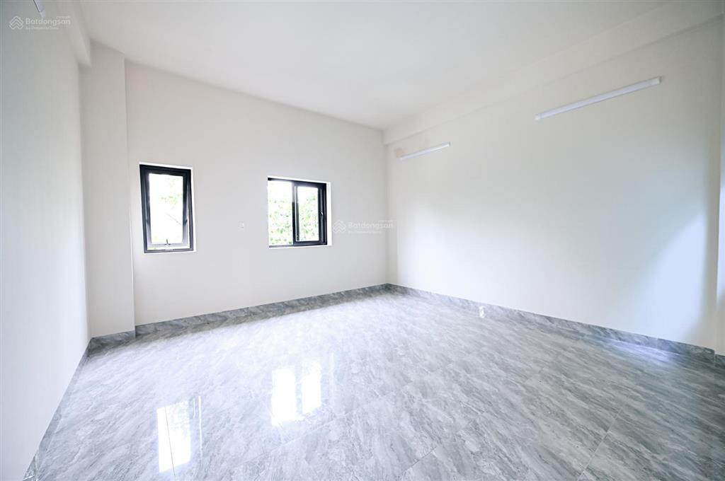 Cần bán căn nhà 1 trệt 1 lầu ngay mặt tiền đường đt15 giao với đt746 tân uyên bình dương.