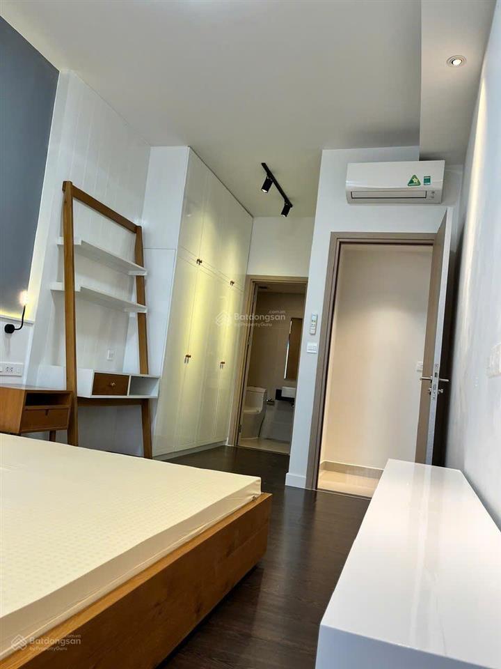 75m2 2pn 2wc giá 5 tỷ 500 (có sổ). bán chcc carillon 1, hoàng hoa thám, nhà đẹp