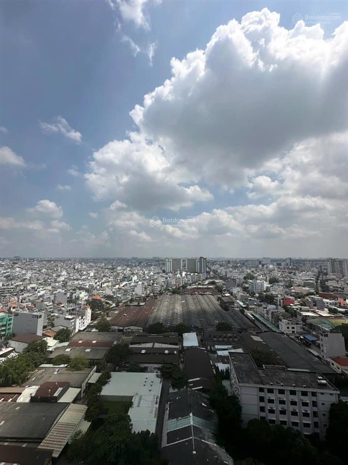 Bán cc oriental plaza 685 âu cơ, 4,3 tỷ, 81m² 2 phòng ngủ 2wc, tặng full nội thất, tin thật 100%