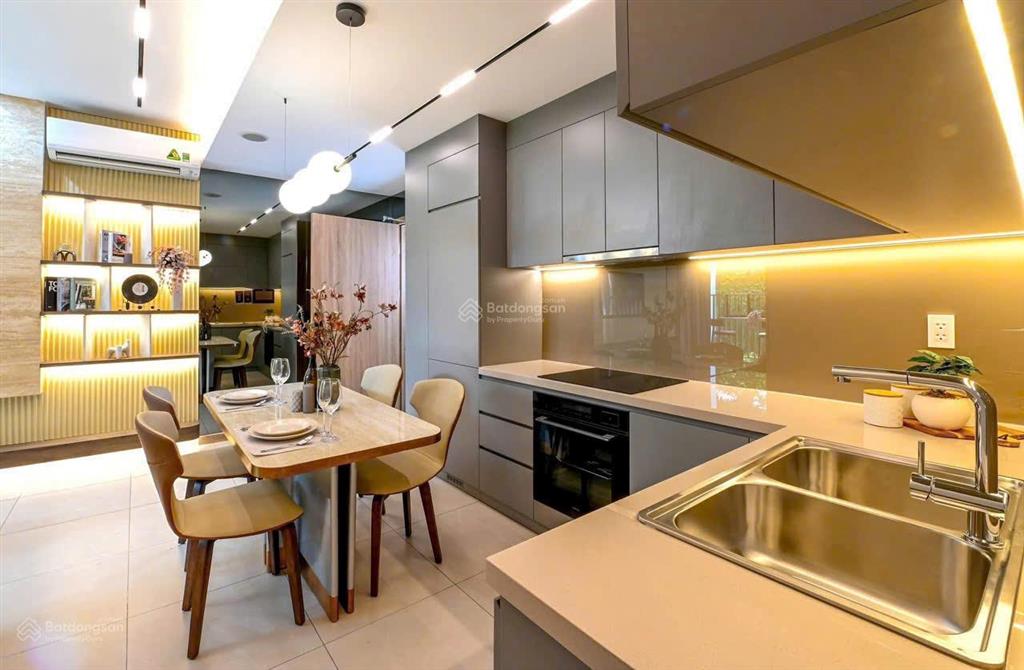 Cho thuê chcc kingdom 101, quận 10. dt  75m2 2 phòng ngủ 2wc, giá 16 triệu. nhà đẹp ở liền