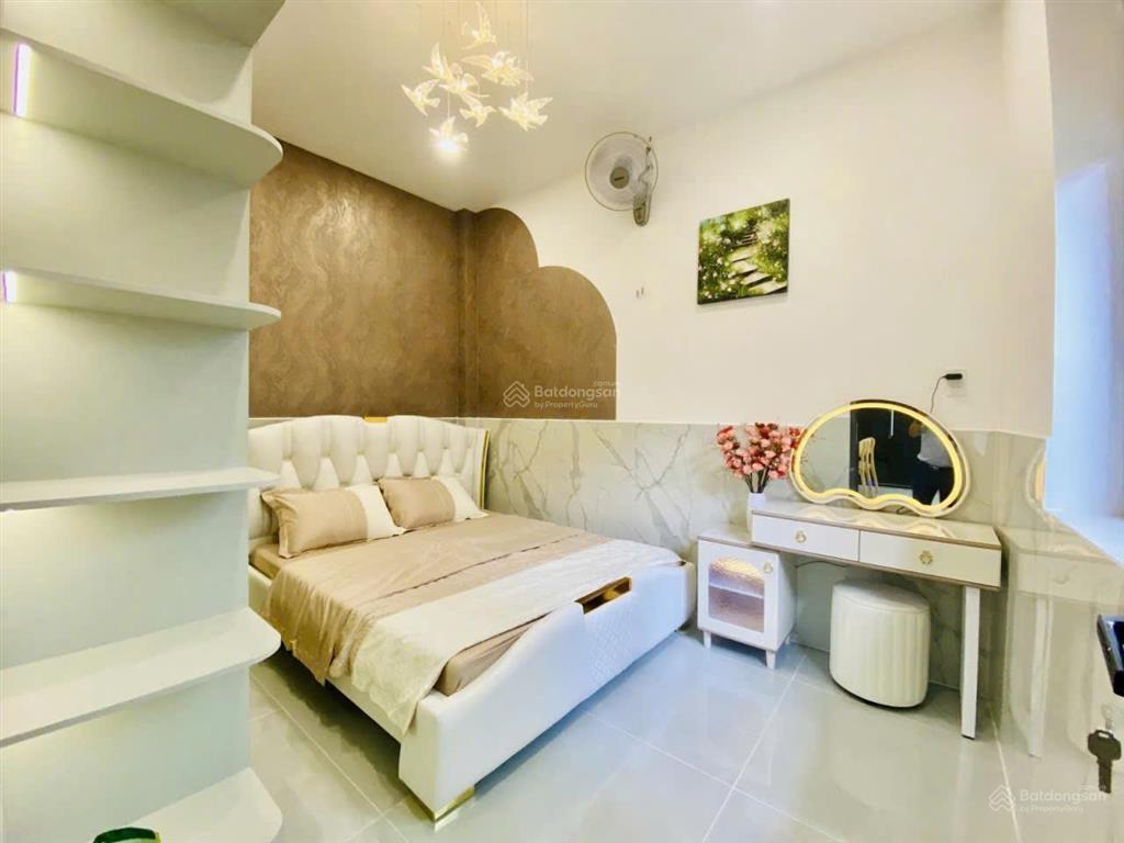 Cho thuê chcc kingdom 101, quận 10. dt  75m2 2 phòng ngủ 2wc, giá 16 triệu. nhà đẹp ở liền