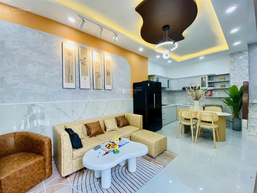 Cho thuê chcc kingdom 101, quận 10. dt  75m2 2 phòng ngủ 2wc, giá 16 triệu. nhà đẹp ở liền