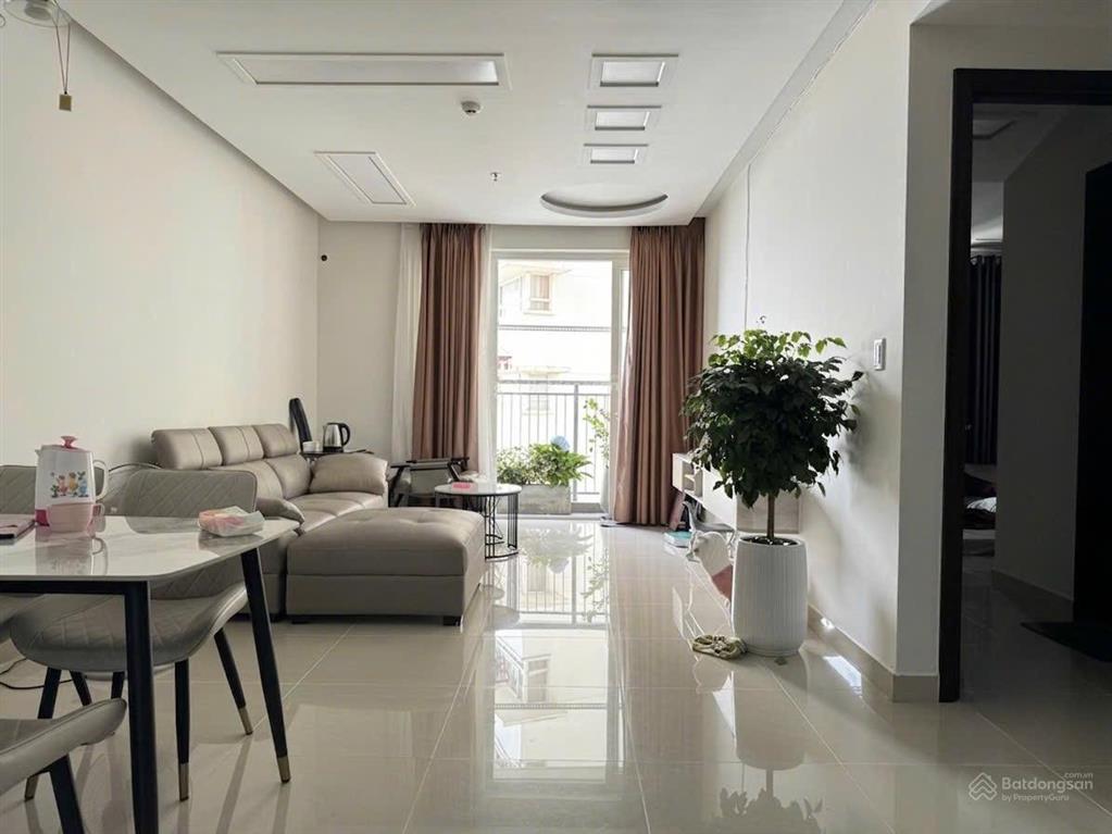 Chcc an phú  lô a view quận 1, dt 85m2, 2 phòng ngủ, 2 wc, có sổ, giá 4 tỷ 200, tin thật 100%