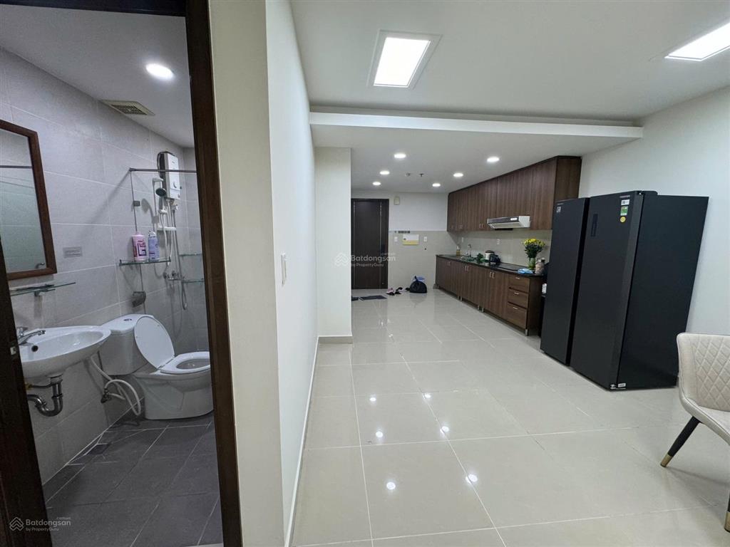 Chcc an phú  lô a view quận 1, dt 85m2, 2 phòng ngủ, 2 wc, có sổ, giá 4 tỷ 200, tin thật 100%
