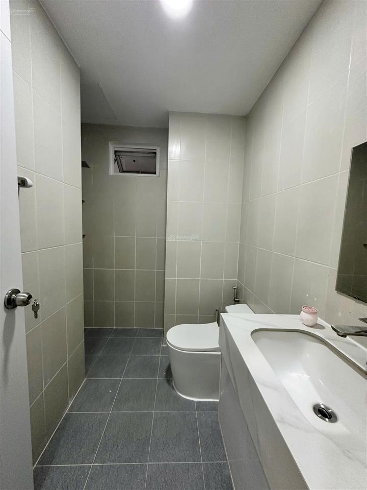 Cho thuê chcc bàu cát 2, tân bình, dt  100m2 3 phòng ngủ 2wc, giá 11 triệu  ở liền