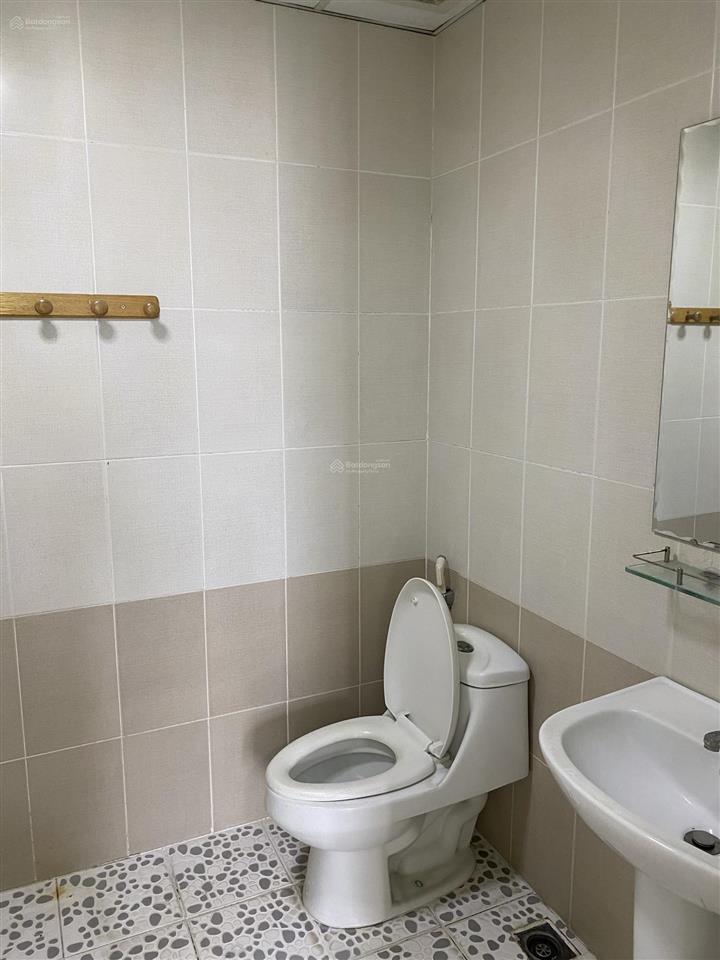 Bán chcc âu cơ tower, 75m², 2pn, 2wc, 4 tỷ. có sổ. trần cao hơn 3m. view thoáng. tin thật 100%
