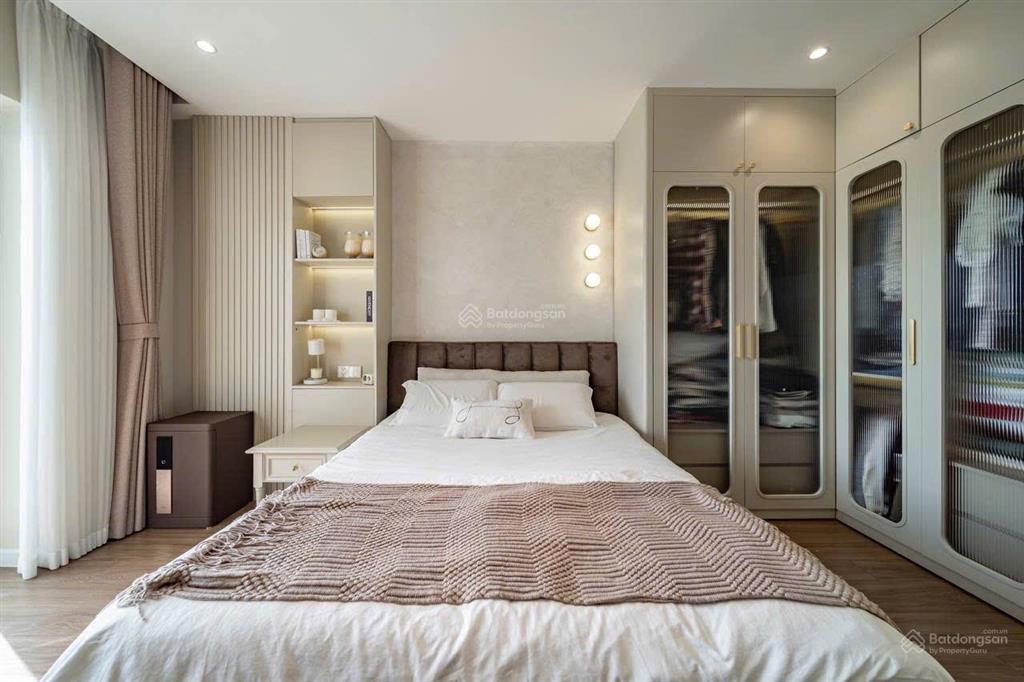 Bán chcc the harmona, trương công định, tân bình. dt 80m2 phòng ngủ 2wc, giá 4 tỷ 250 ban công rộng