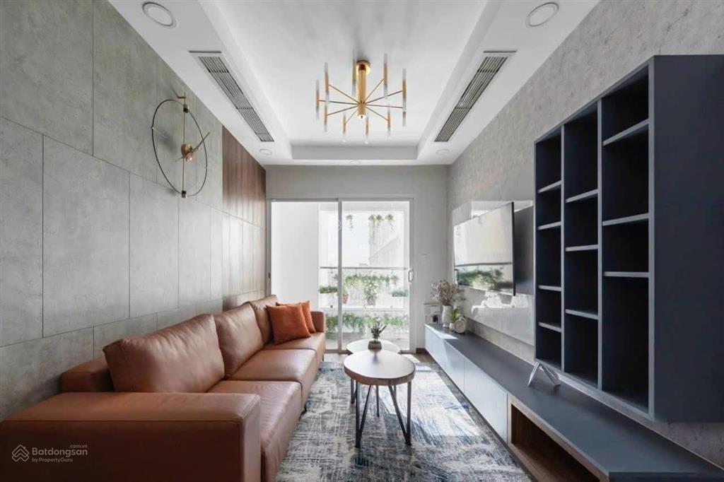 75m2 2pn 2wc giá 5 tỷ 500 (có sổ). bán chcc carillon 1, hoàng hoa thám, nhà đẹp