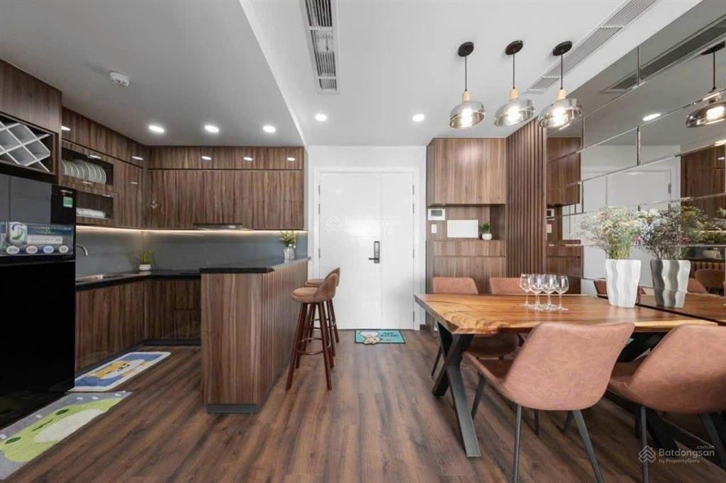 75m2 2pn 2wc giá 5 tỷ 500 (có sổ). bán chcc carillon 1, hoàng hoa thám, nhà đẹp