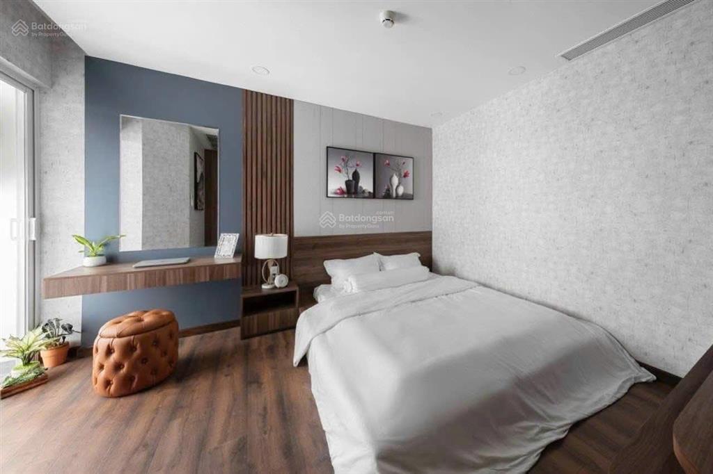 75m2 2pn 2wc giá 5 tỷ 500 (có sổ). bán chcc carillon 1, hoàng hoa thám, nhà đẹp