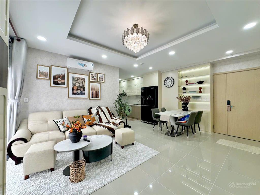 Bán chcc oriental plaza, 685 âu cơ, 89m 2 phòng ngủ 2wc, nhà trống, giá 3 tỷ 900, hàng ngộp