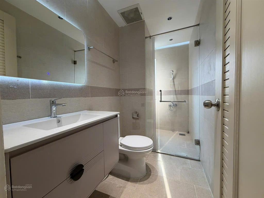 Bán chcc him lam chợ lớn, hậu giang, quận 6. dt 86m2, 2 phòng ngủ, 2wc, giá 4 tỷ 350, nhà đẹp