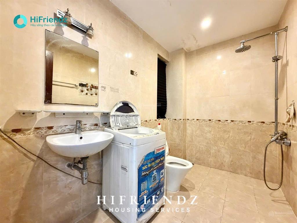 Trống sẵn ở liền phòng full nội thất cực ngon, giá cực mềm, gần ueh, vhu